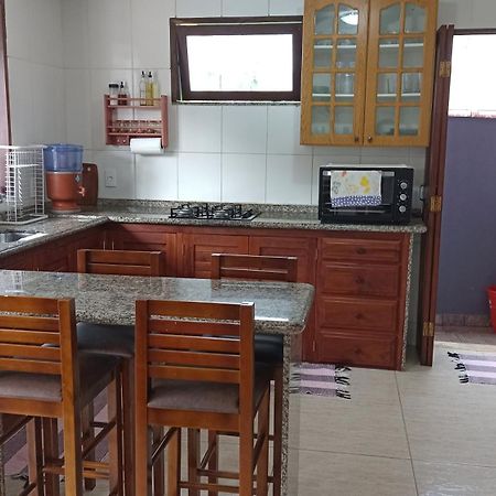 Casa Roxa Com Piscina Em Condominio Araquari Oda fotoğraf